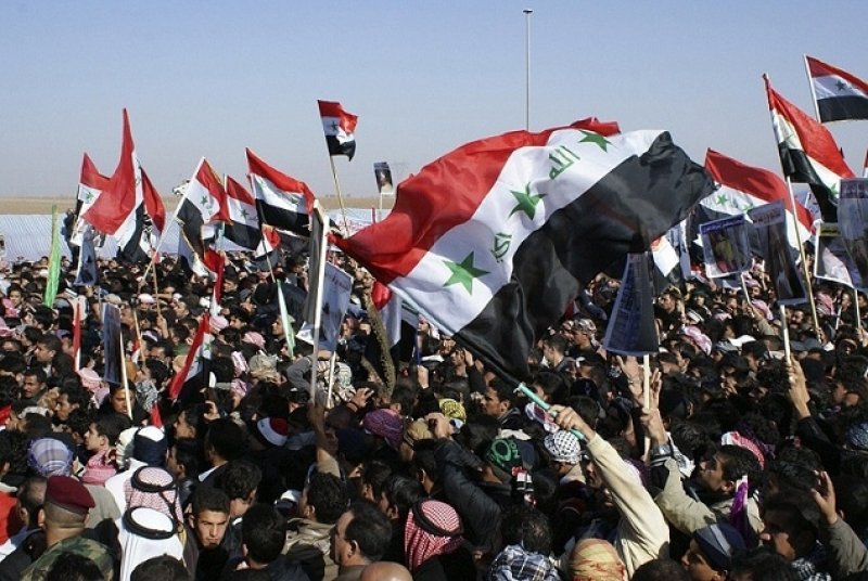 الديمقراطية الأمريكية: «علمٌ ودستور ومجلس أمة.. كلٌّ عن المعنى الصحيح محرف»