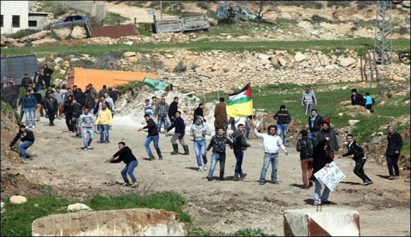 فلسطينيو سورية يحتفون بصفقة الأسرى المقاومة هي الطريق للوحدة الوطنية وصولاً لإقامة الدولة الفلسطينية