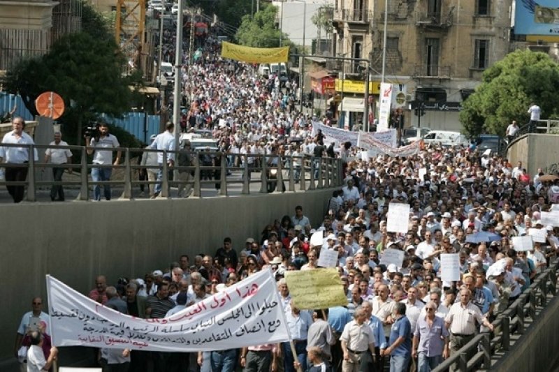 «14 أيار النقابية» لقيادة النضال المطلبي