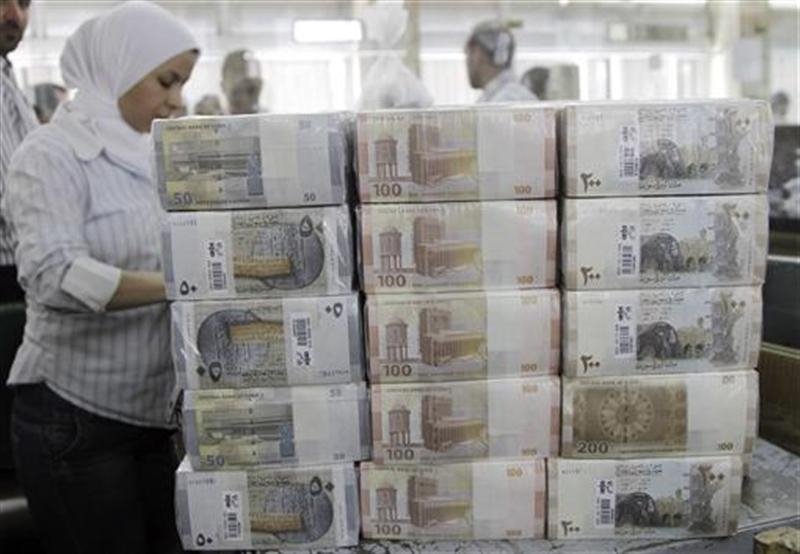 عجز الميزان التجاري انخفض للنصف..
