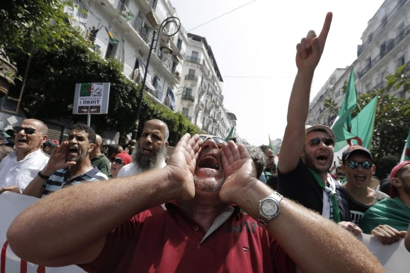 الحراك الجزائري مستمر