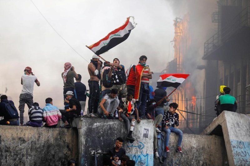 الحكومة العراقية تخضع من جديد