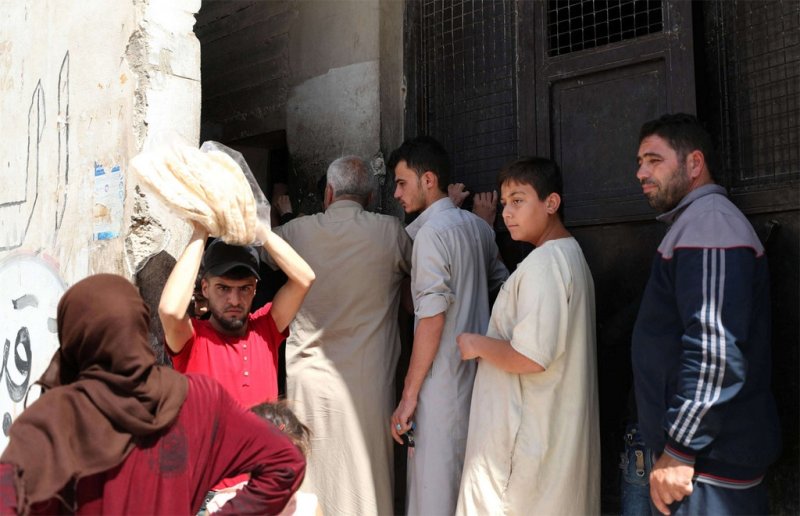 الانهيار الخدمي والفساد والعقوبات... حلقة سياسية مفرغة