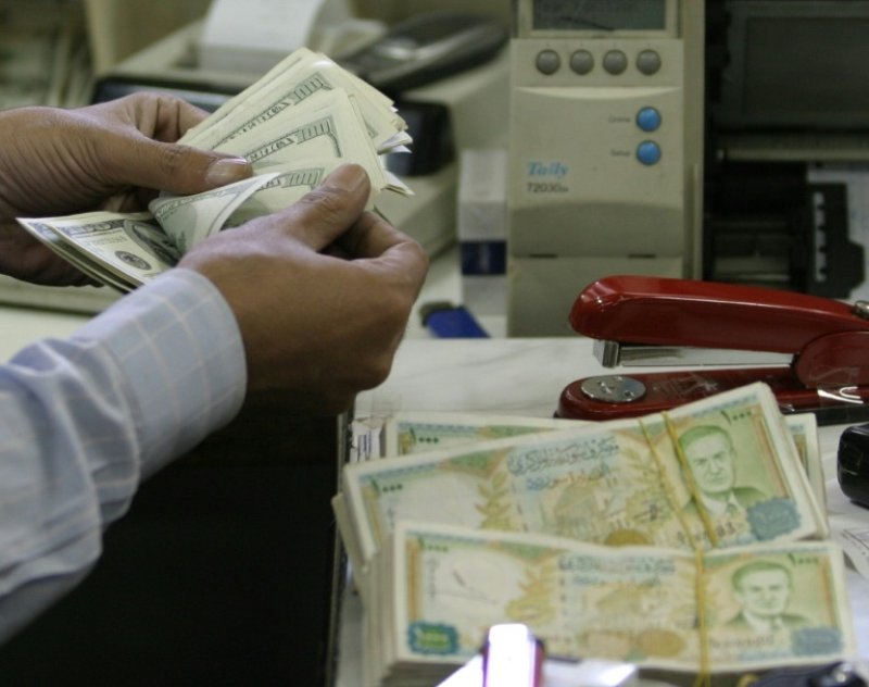 تاريخ الدولارات الخارجة... ومصير الدولارات الداخلة؟