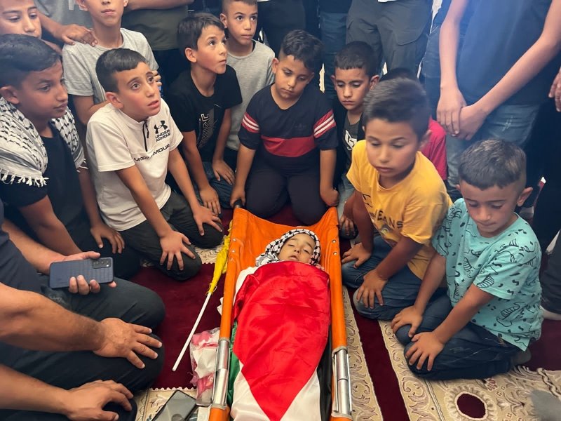 الكيان الصهيوني ينتقم من الأطفال الفلسطينيين ويُذكّر بإجرامه
