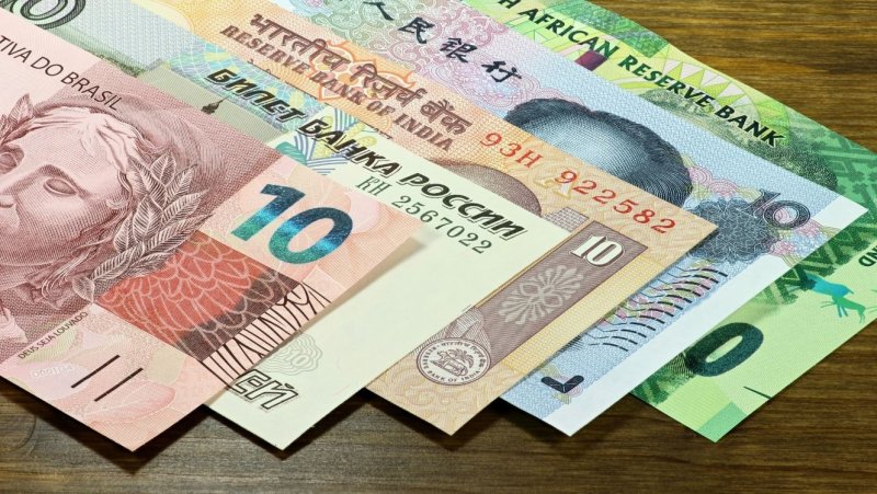 عملات مدعومة بالذهب للاستبدال الدولار!