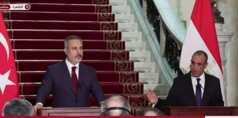 وزير الخارجية التركي في القاهرة لمجابهة «حلقة النار»